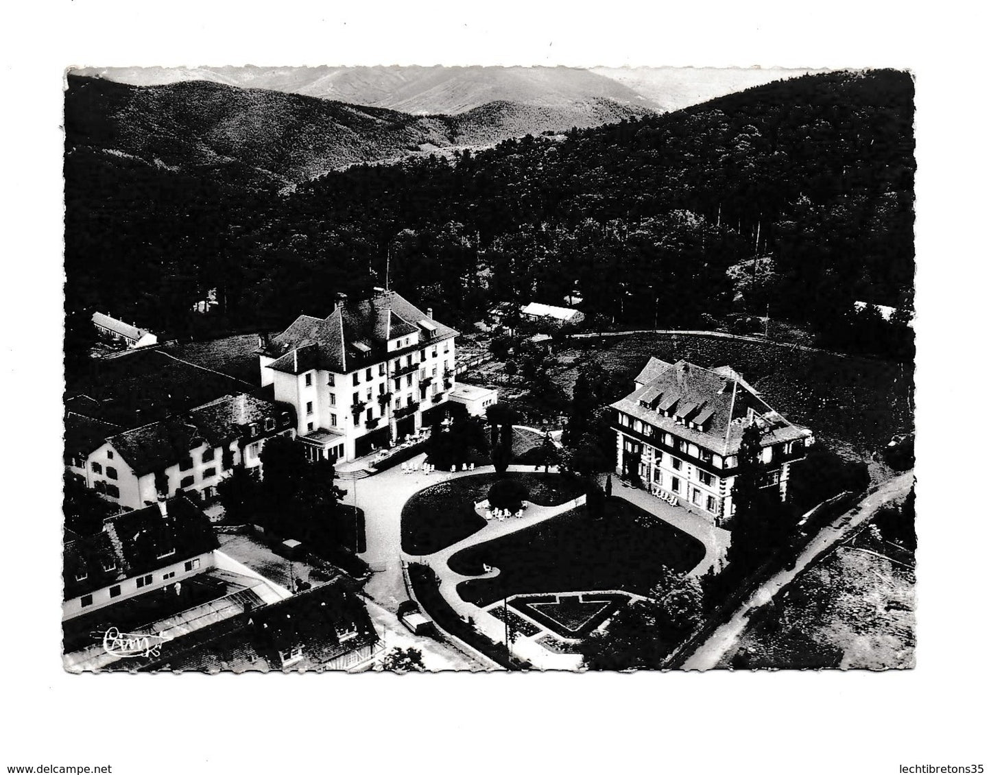 Carte postale - les trois épis vue panoramique aérienne centre convalescence mutuelle de l'éducation nationale générale