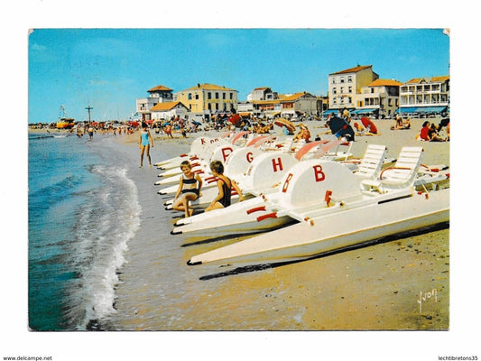 Carte postale - Couleurs et lumière de France 34 plage rive gauche pédalos