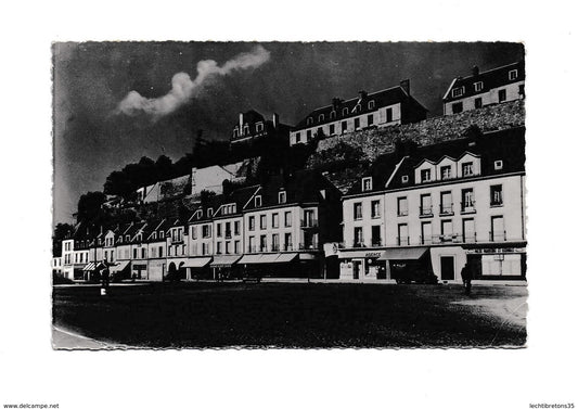 Carte postale - 67 Pontoise place du pont