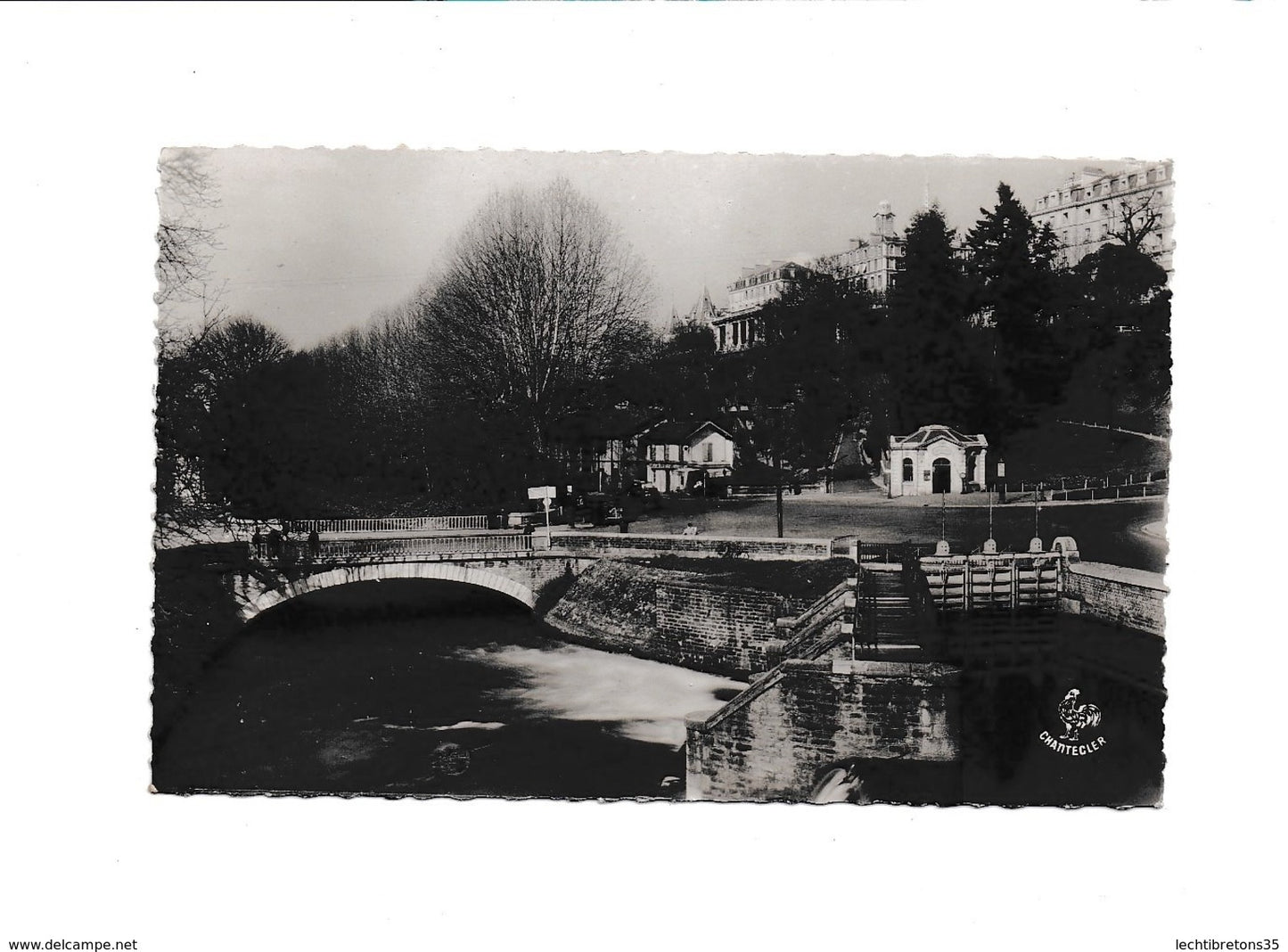 Carte postale - Pau 200 carrefour de la gare et l'écluse chantecler