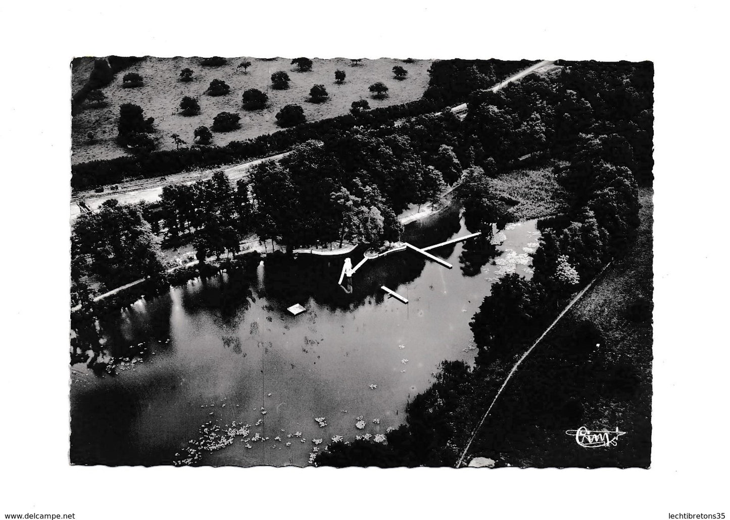 Carte postale - LE NOUVION EN THIÉRACHE AISNE 7823 Vue Aérienne PLAGE