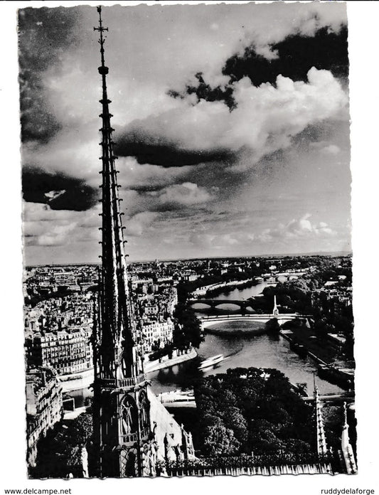 Carte postale - 600 PARIS VU D'EN HAUT ÉCHAPPÉE SUR LA SEINE