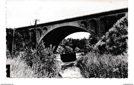 Carte postale - 9 SOLESMES LE PONT DU CHEMIN DE FER 59