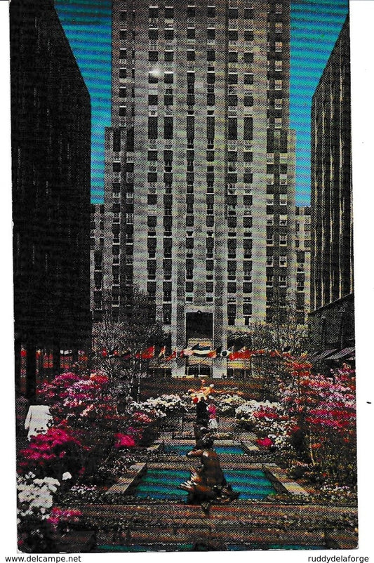 Carte postale - THE CHANNEL GARDENS AT ROCKEFELLER CENTER IN SPRING DRESS