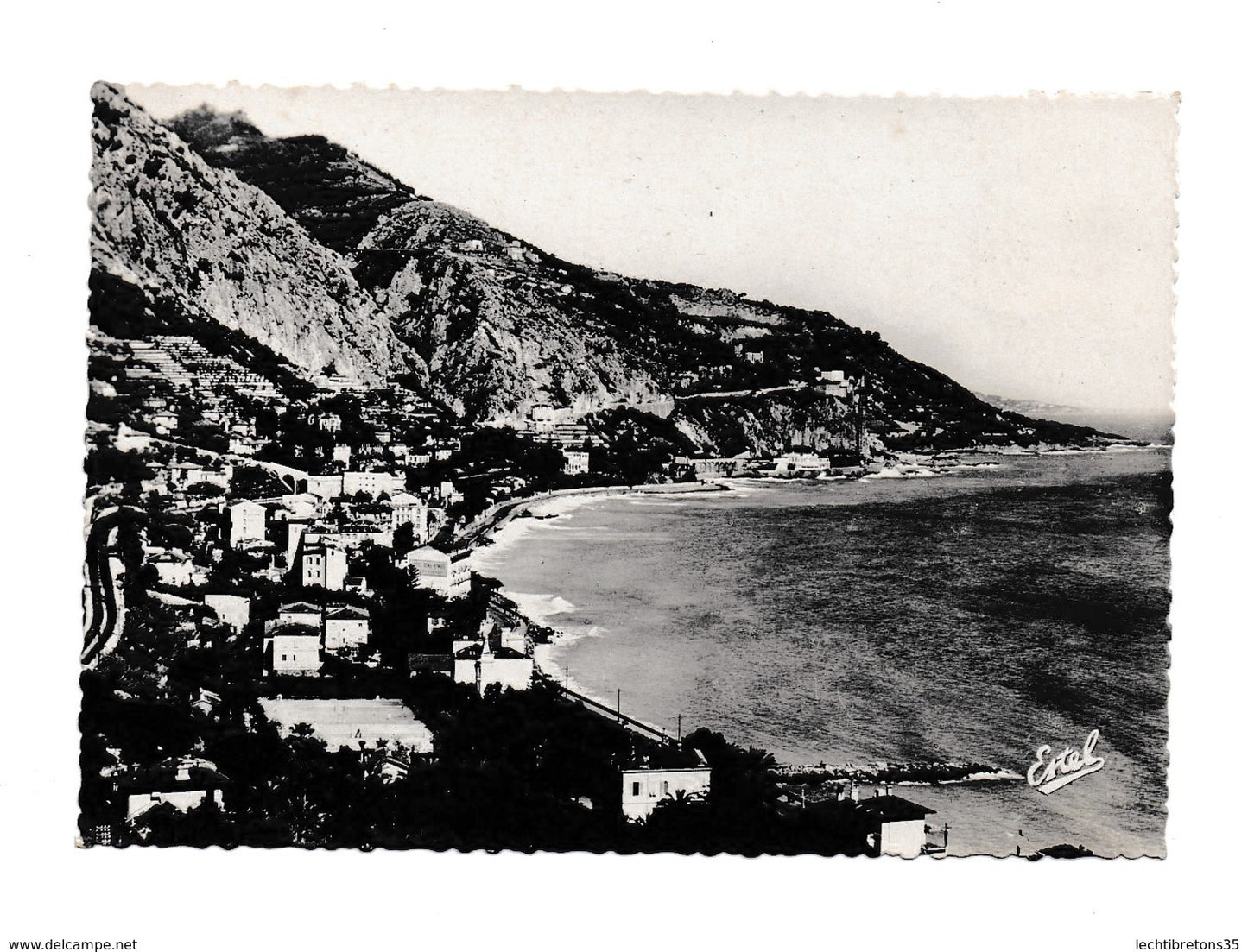 Carte postale - MENTON VUE SUR LA BAIE DE GARAVAN ET LA FRONTIÈRE ITALIENNE 1756 ESTEL